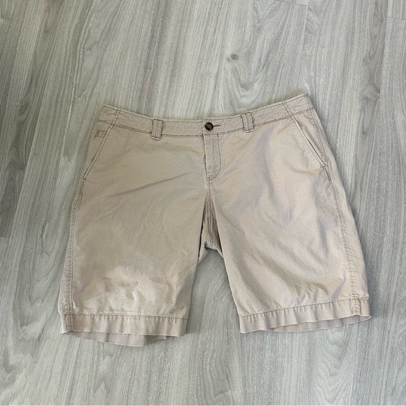 Old Navy Tan Bermuda Shorts Flat Front Design - Picture 1 of 3